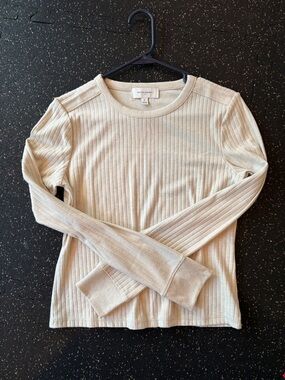 Banana Republic Cream color Ribbed Long-Sleeve Crew Top size small